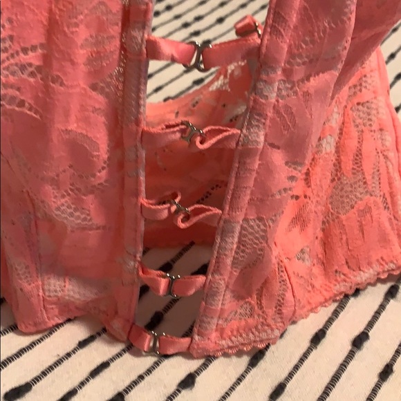 Corset - Picture 2 of 5